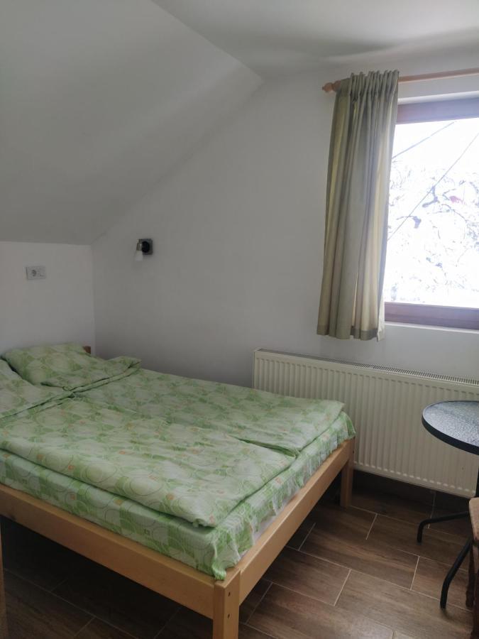 Domacinstvo Kod Gere Bed & Breakfast Crni Vrh Bilik gambar