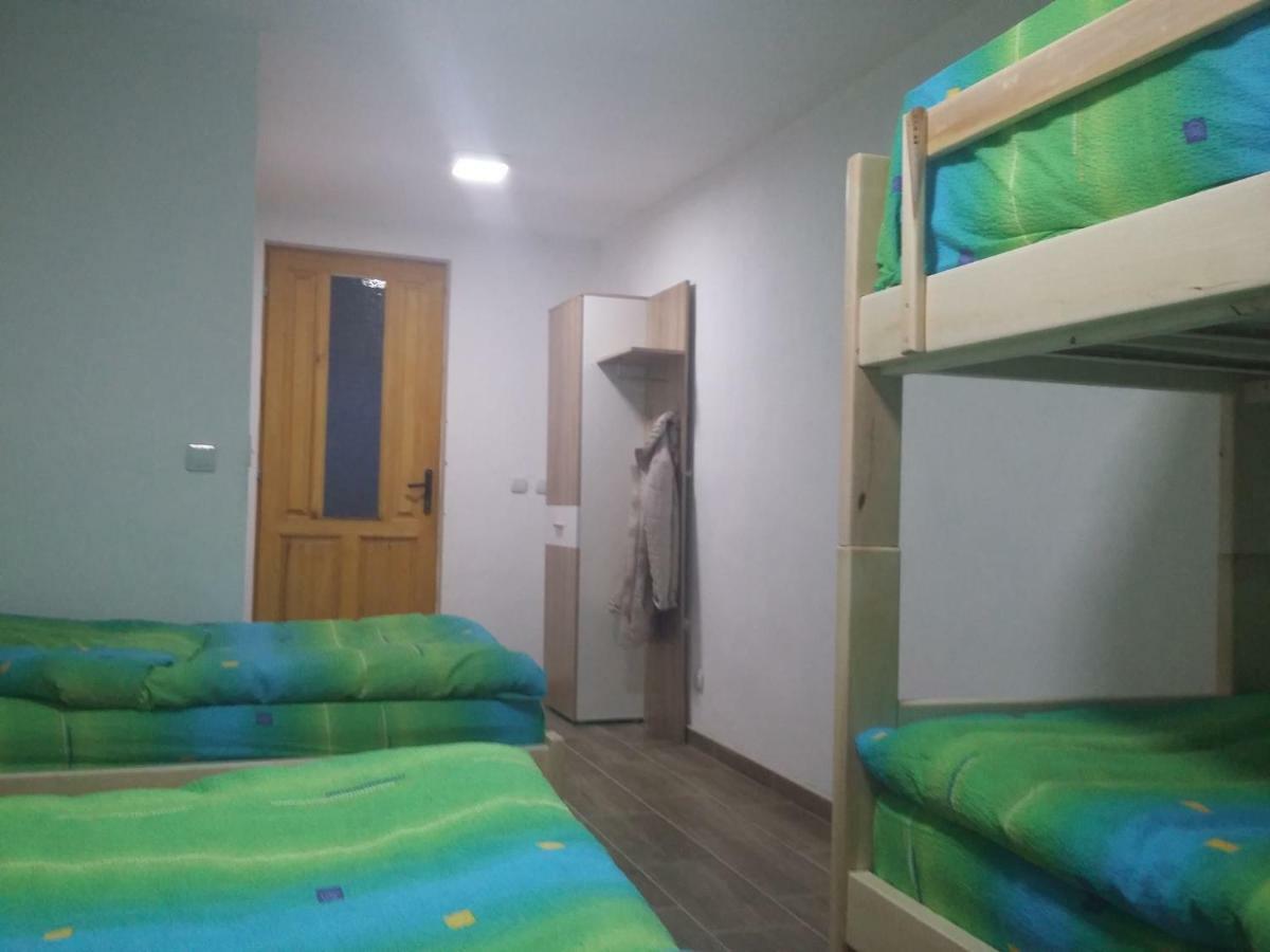 Domacinstvo Kod Gere Bed & Breakfast Crni Vrh Luaran gambar
